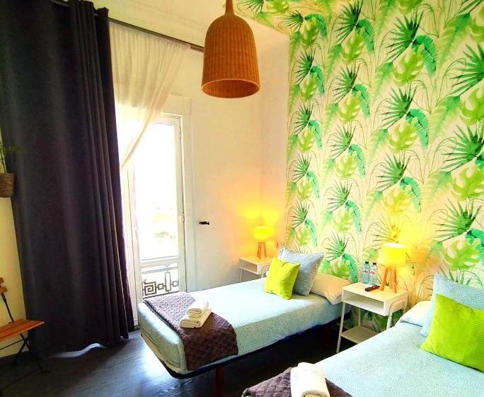 Номер Стандарт Вид на Город, Hostal Mafer