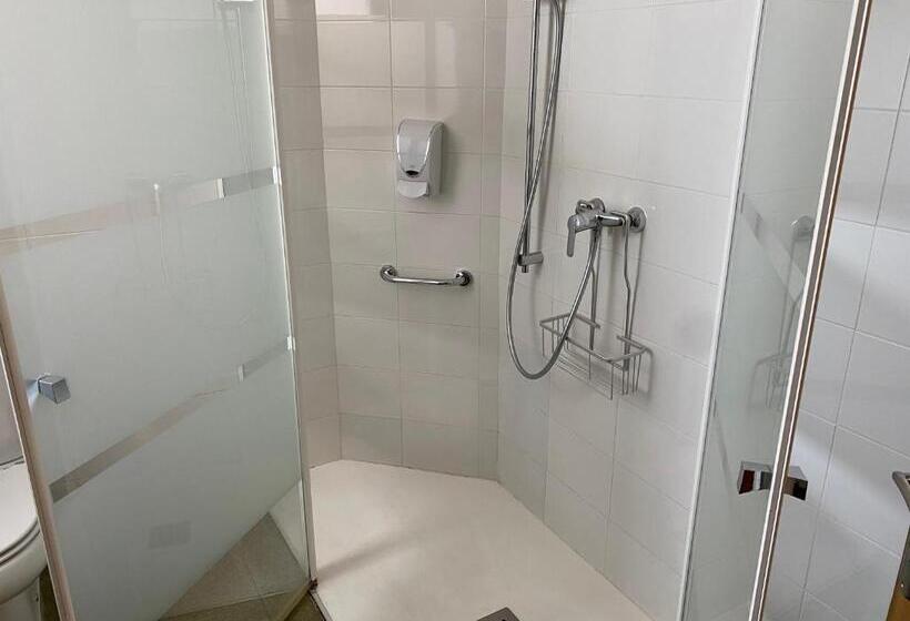 Трехместный Номер Базовый, Hostal Meson Pepa