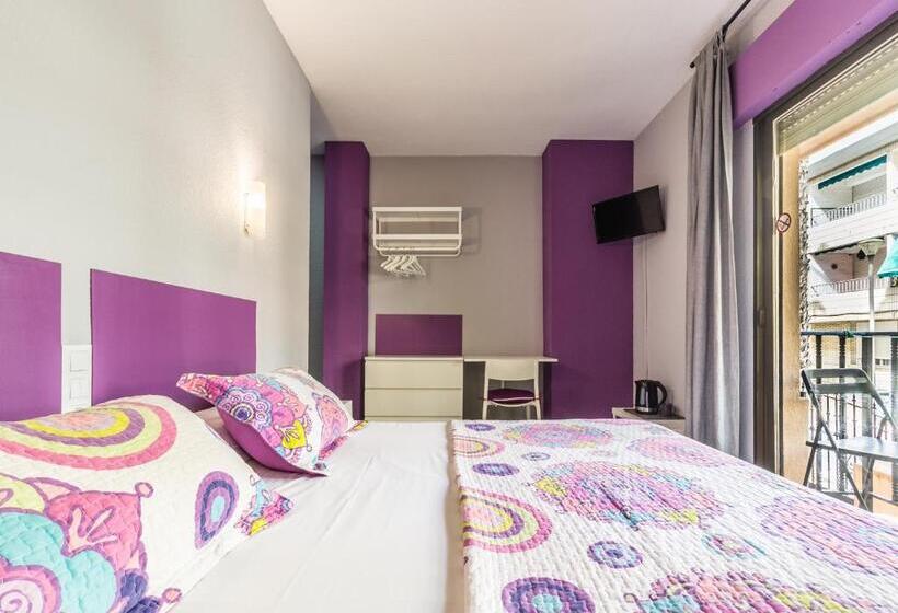 バルコニー付きデラックスルーム, Hostal Tropical