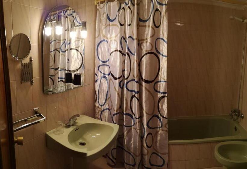 חדר סטנדרט לשלושה, Hostal Campoamor