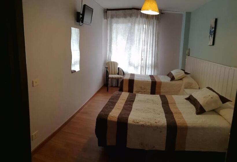 חדר סטנדרט לשלושה, Hostal Campoamor