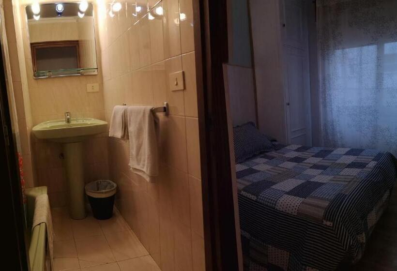 Quarto Estandar Banheiro Compartilhado, Hostal Campoamor