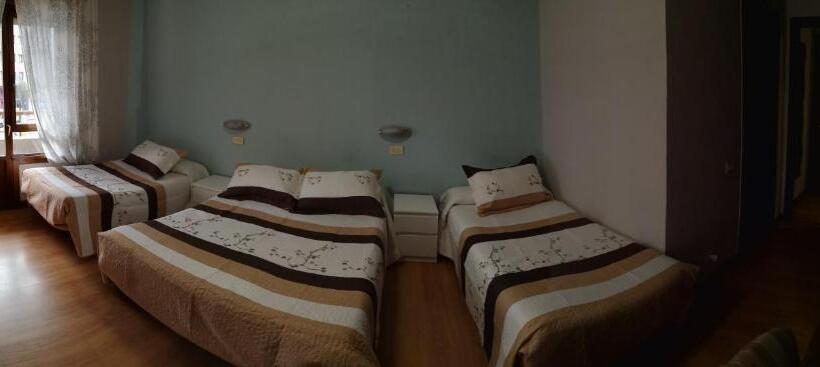 Quarto Familiar, Hostal Campoamor