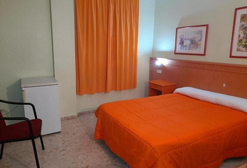 Habitación Estándar Individual, Hostal Carlos Iii