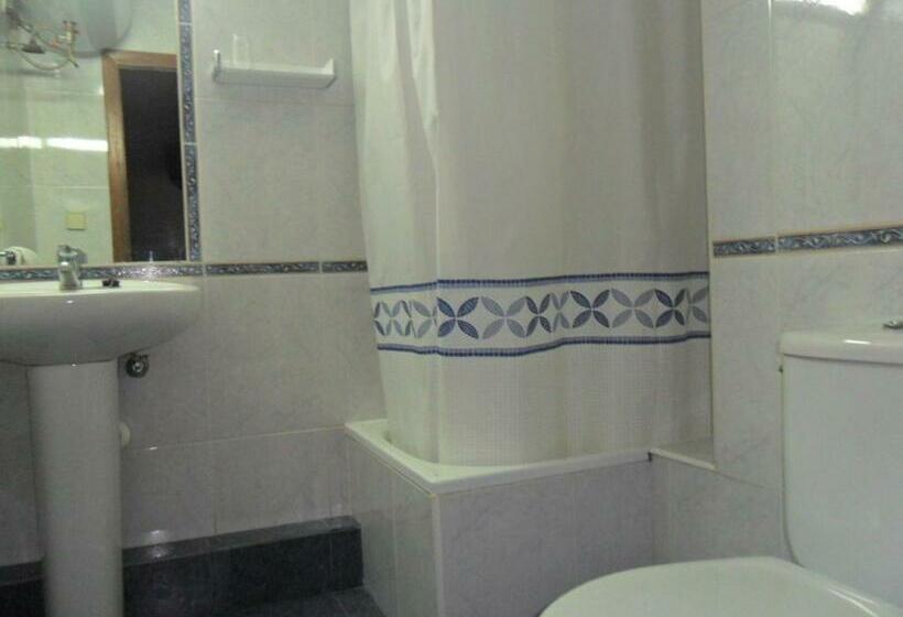 اتاق استاندارد یک نفره, Hostal Ronda