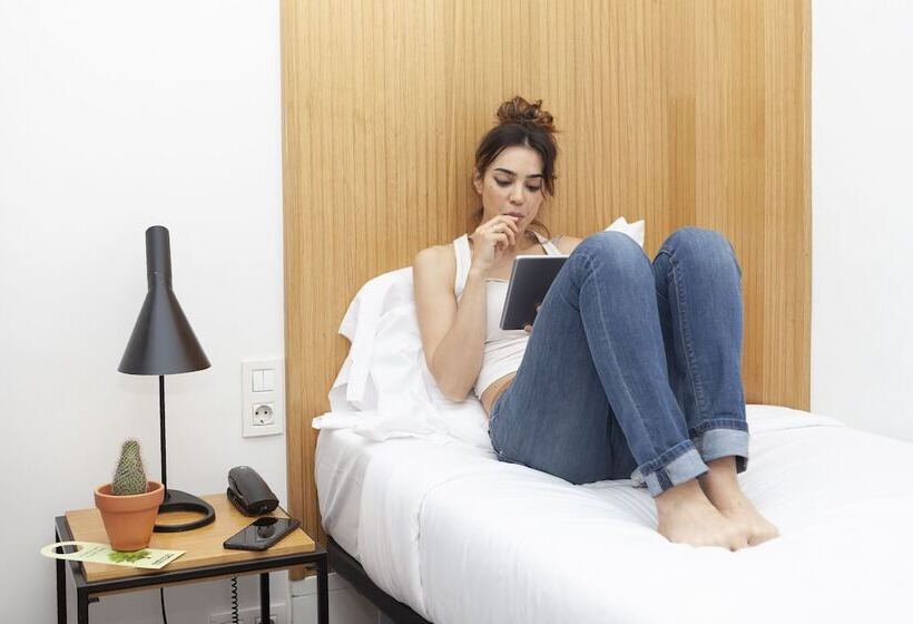 اتاق عادی یک تخته, Sleep N Atocha   B Corp Certified