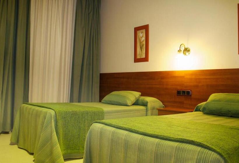 اتاق استاندارد با بالکن, Hostal El Catalán