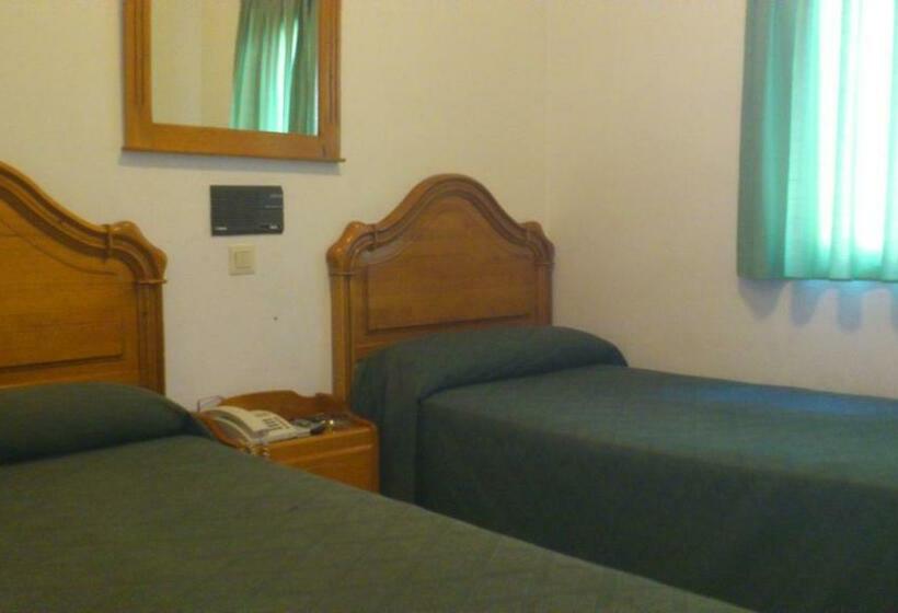 Quarto Estandar, Hostal Juanito