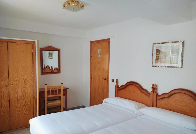 Номер Стандарт, Hostal Pirineos Meliz