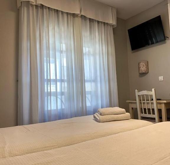 Номер Стандарт, Hostal Restaurante Méndez El Guardia