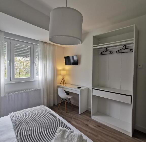 Quarto Estandar Individual, Seijo