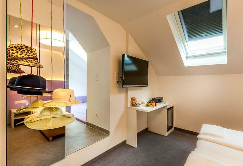 컴포트 트리플 룸, Boutiquehotel Donauwalzer