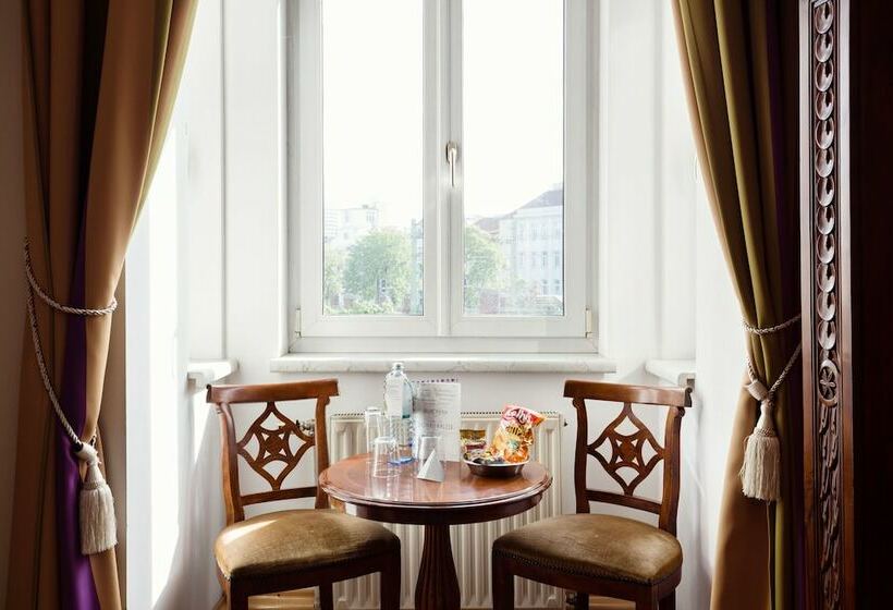 트리플 클래식 룸, Boutiquehotel Donauwalzer