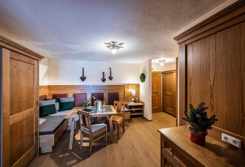 Family Suite, & Chalet Montana