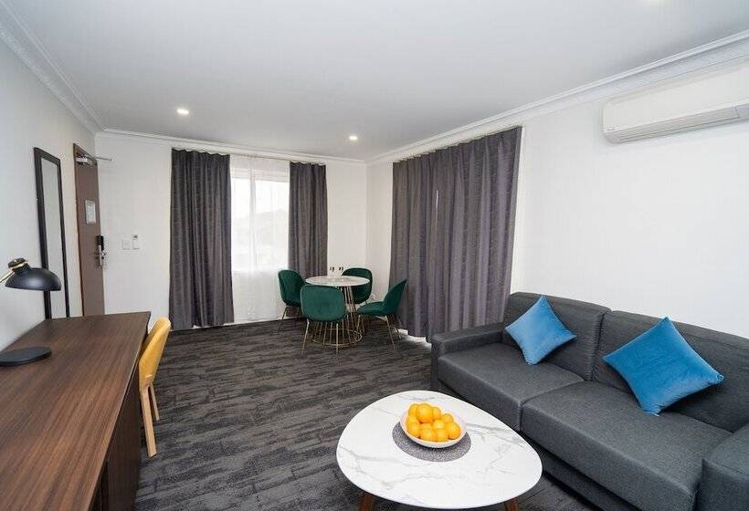 Президентский Люкс, Littomore Suites Bathurst