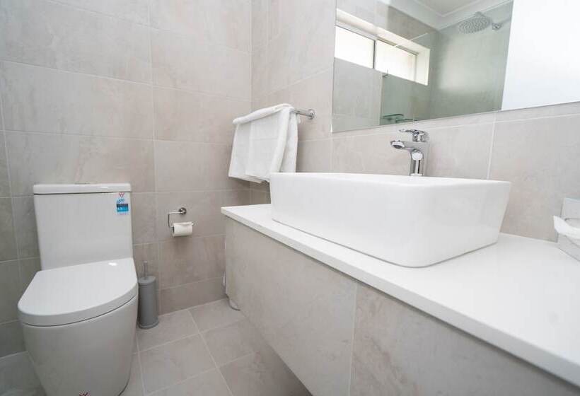 آپارتمان 1 خوابه, Littomore Suites Bathurst