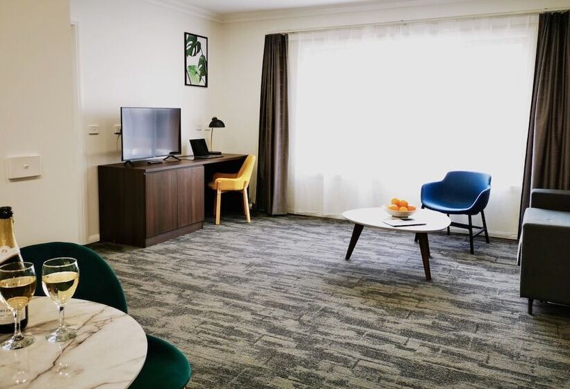 شقة غرفة واحدة, Littomore Suites Bathurst