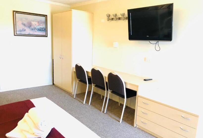 标准三人间, Overlander Motor Lodge