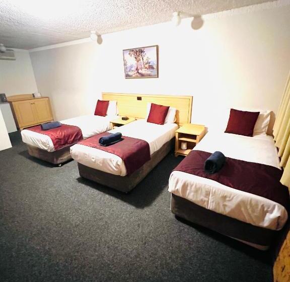 标准三人间, Overlander Motor Lodge