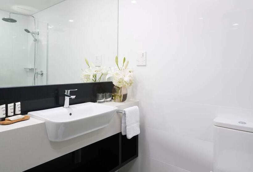 Семейный Номер, Rydges Camperdown