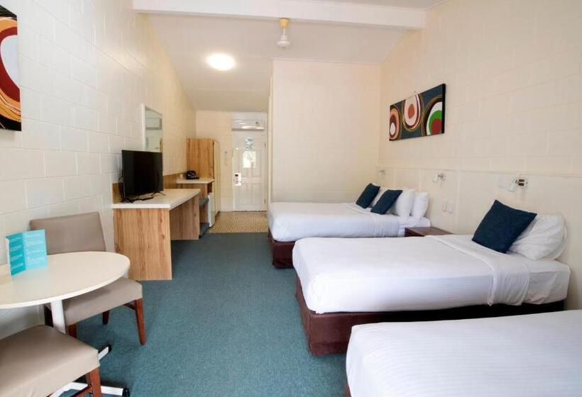 Семейный Номер, Mission Beach Resort