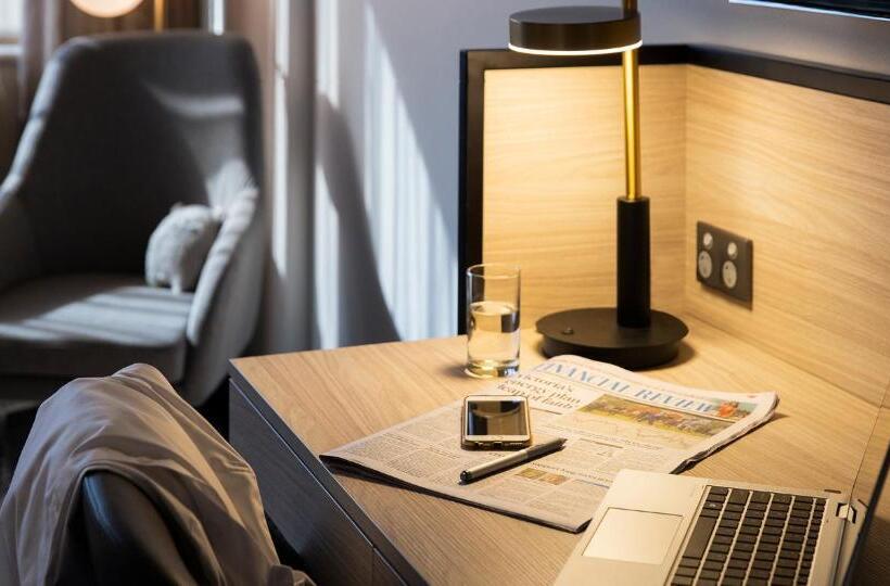 디럭스 룸 킹사이즈 침대, Novotel Sydney Parramatta