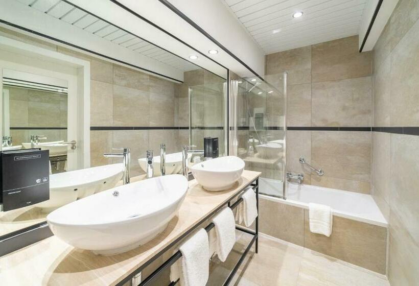 Семейный Номер, Grand Hotel Normandy By Cw Hotel Collection
