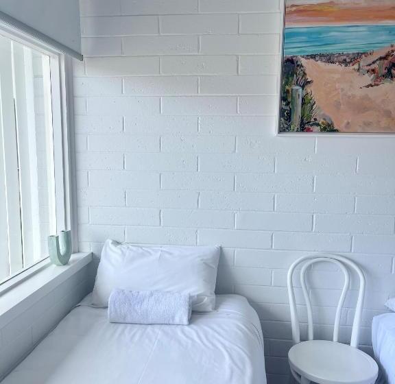 جناح عائلي, Harbour View Motel