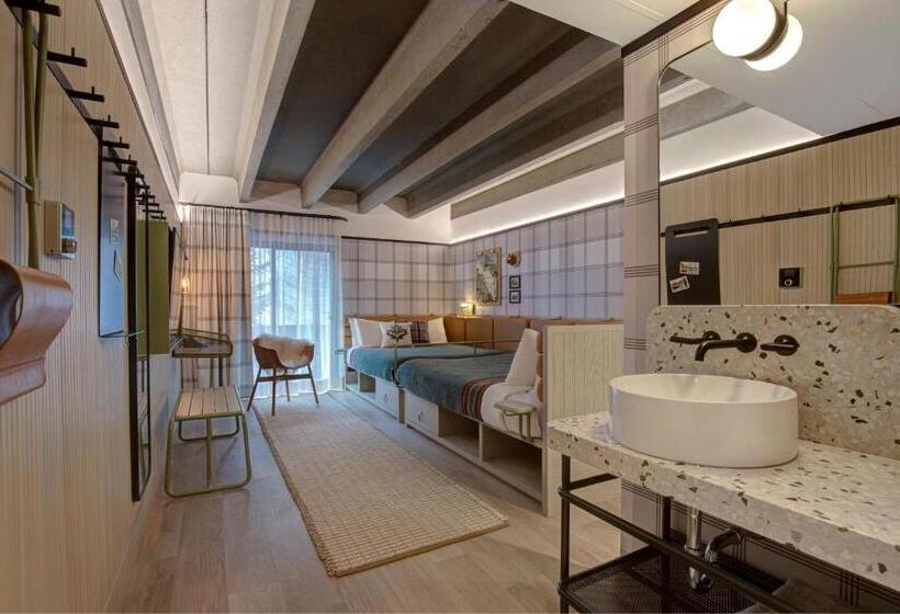 クイーンサイズベッドのスタンダードルーム, Moxy Banff