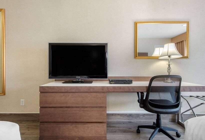 Номер Стандарт 2 Двуспальные Кровати, Quality Inn & Suites Gatineau