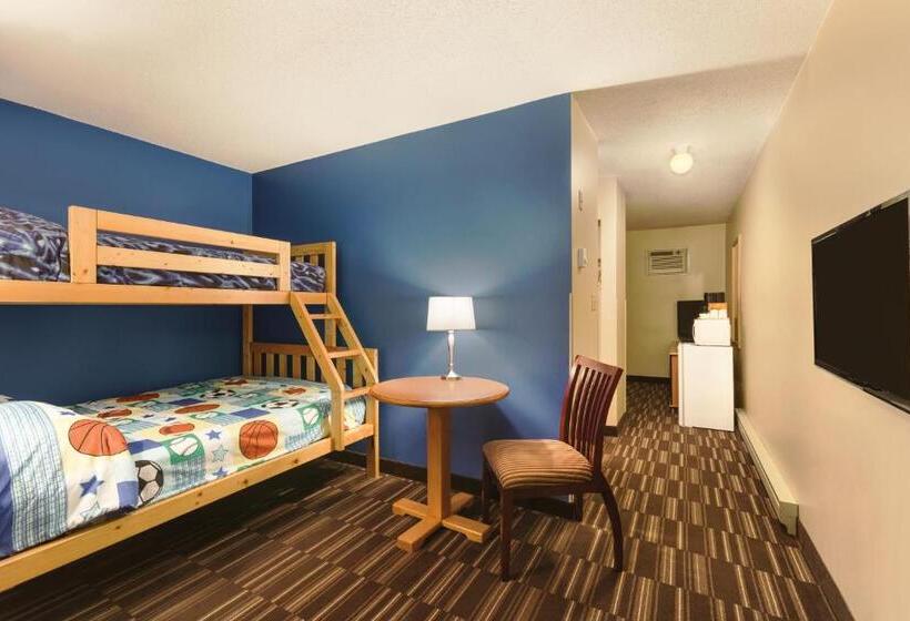 标准间带双层床, Days Inn By Wyndham Nanaimo