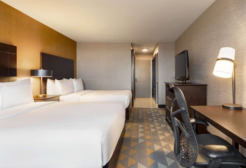 Номер Стандарт, Doubletree By Hilton Pointe Claire Montreal Airport West