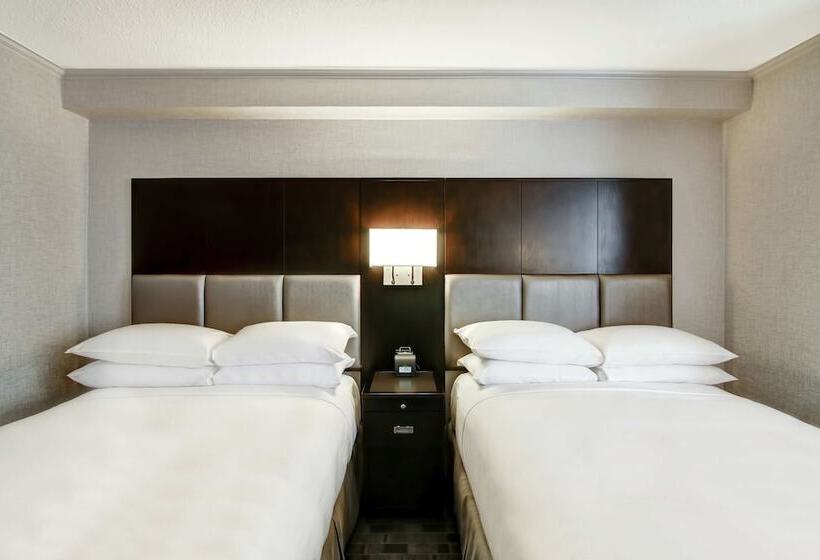 ２ダブルベッドのスタンダードルーム, Doubletree By Hilton Hotel Toronto Downtown