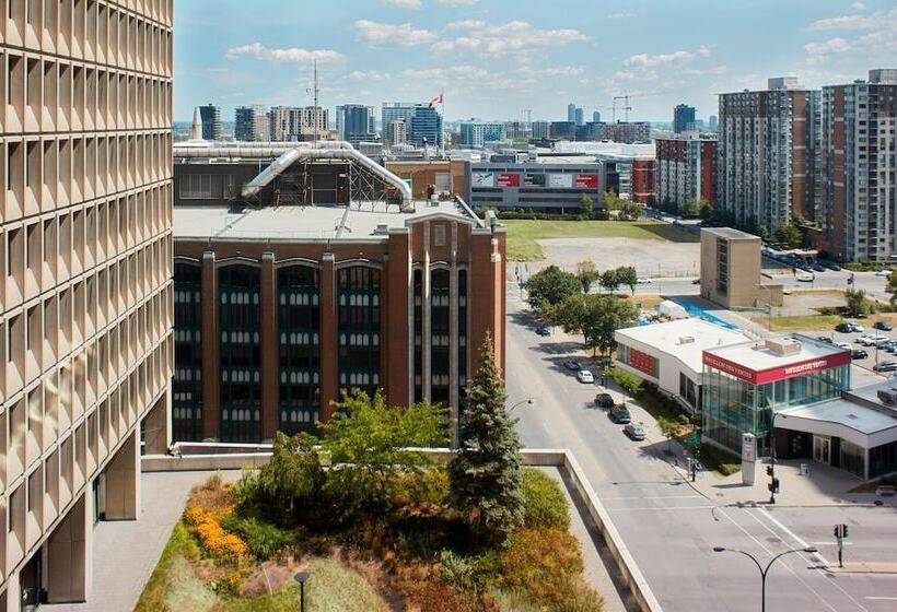 חדר סטנדרט שתי מיטות זוגיות, Montreal Marriott Chateau Champlain