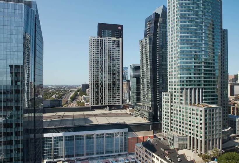 חדר סטנדרט שתי מיטות זוגיות, Montreal Marriott Chateau Champlain