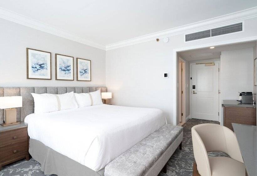 キングサイズベッドのデラックスルーム, The Sutton Place Hotel Vancouver