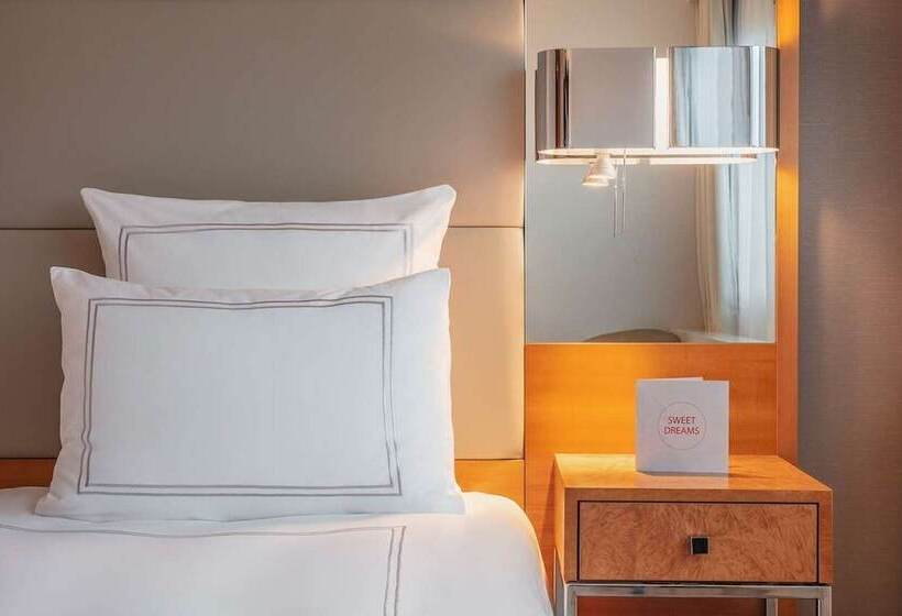 Chambre Classique, Becozy Self Check In And Pop Up