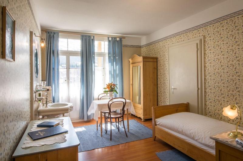 اتاق استاندارد یک نفره, Historic Hotel Falken
