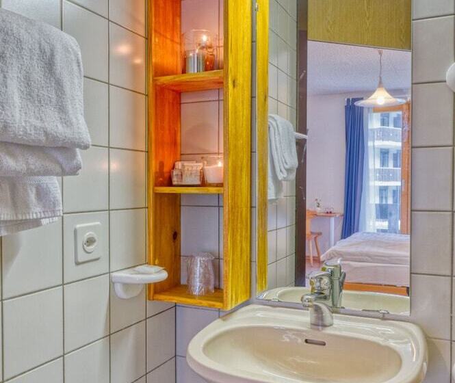 Номер Стандарт с Балконом, Hôtel Les Sources