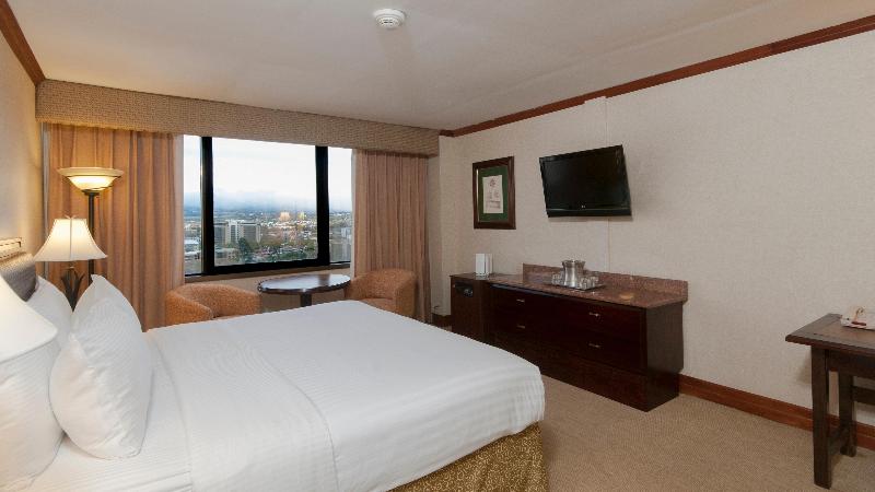 스위트 킹사이즈 침대, Delta Hotels By Marriott San Jose Aurola