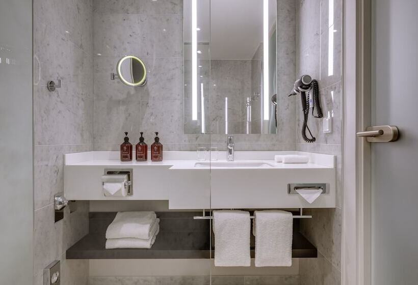 Президентский Люкс, Clayton Hotel Düsseldorf City Centre