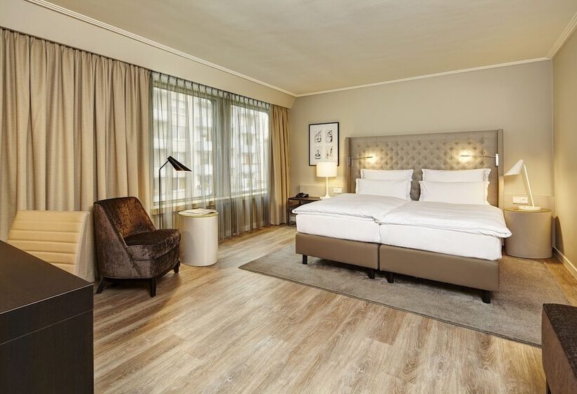 Номер Superior, Clayton Hotel Düsseldorf City Centre