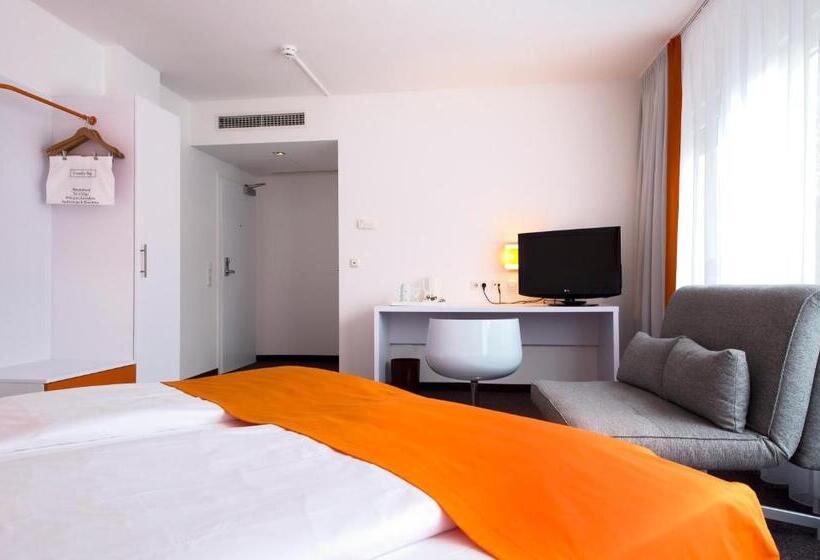 Номер Комфорт, Wyndham Garden  Duesseldorf City Centre Koenigsallee