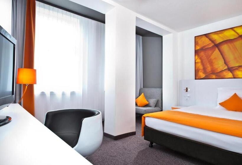 Номер Комфорт, Wyndham Garden  Duesseldorf City Centre Koenigsallee