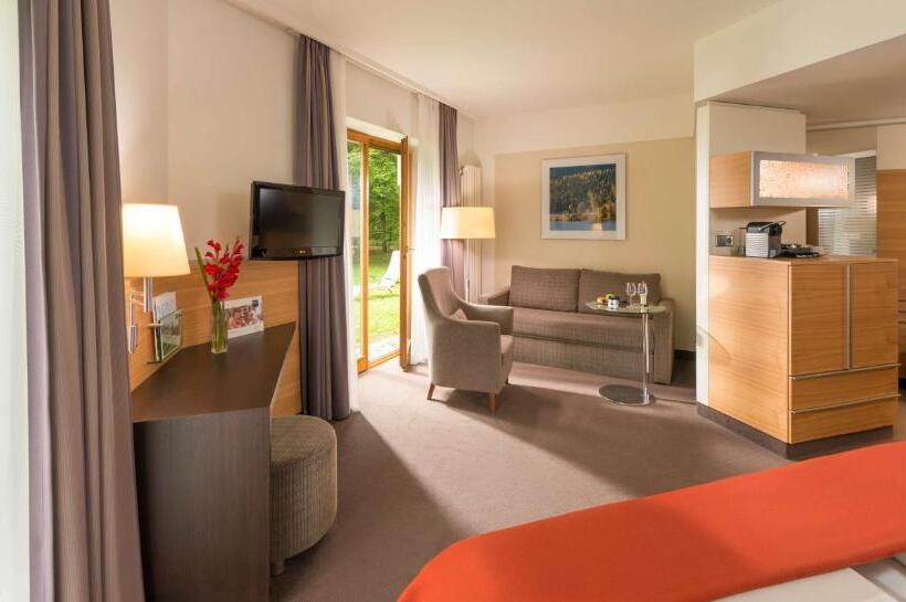 Номер Deluxe, Dorint Thermenhotel Freiburg