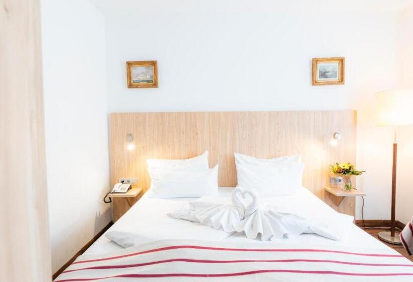Трехместный Номер Deluxe, Hansa Stuttgart City
