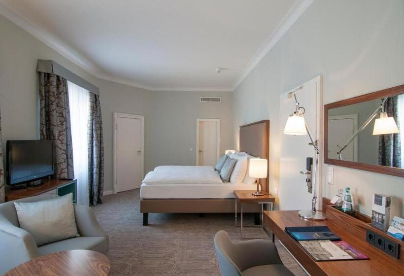 Standart Oda, Radisson Blu Hotel Schwarzer Bock Wiesbaden