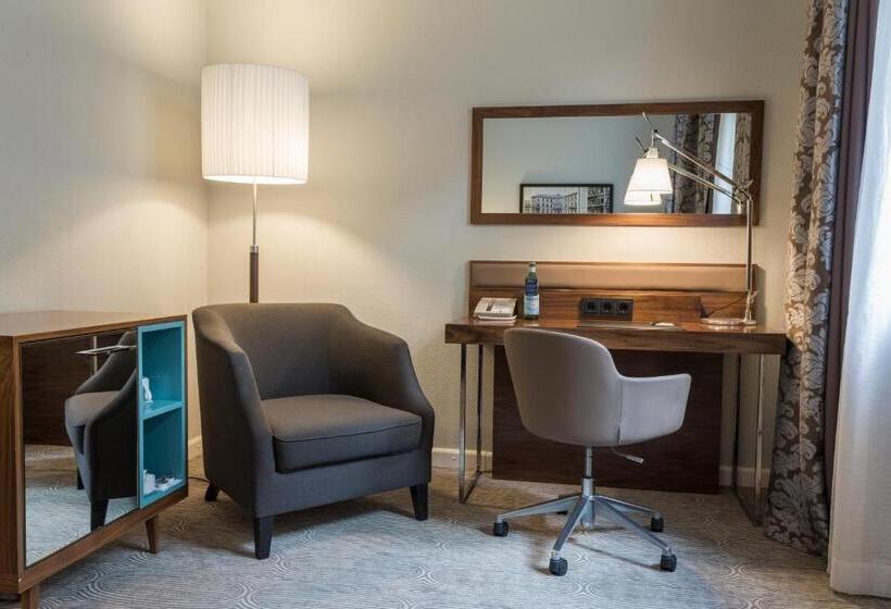 Номер Superior с Балконом, Radisson Blu Hotel Schwarzer Bock Wiesbaden