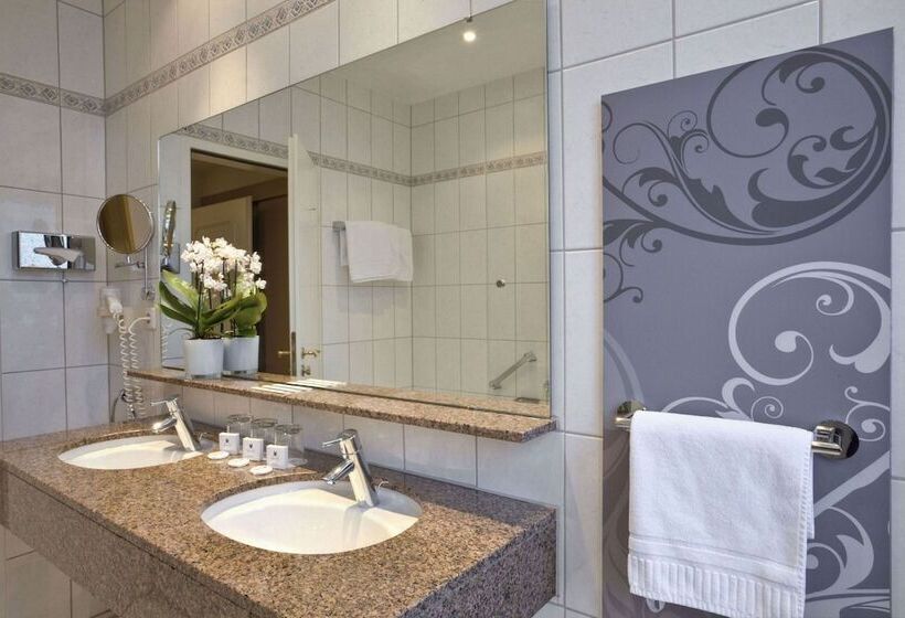 Номер Стандарт Трехместный, Schlosshotel Karlsruhe