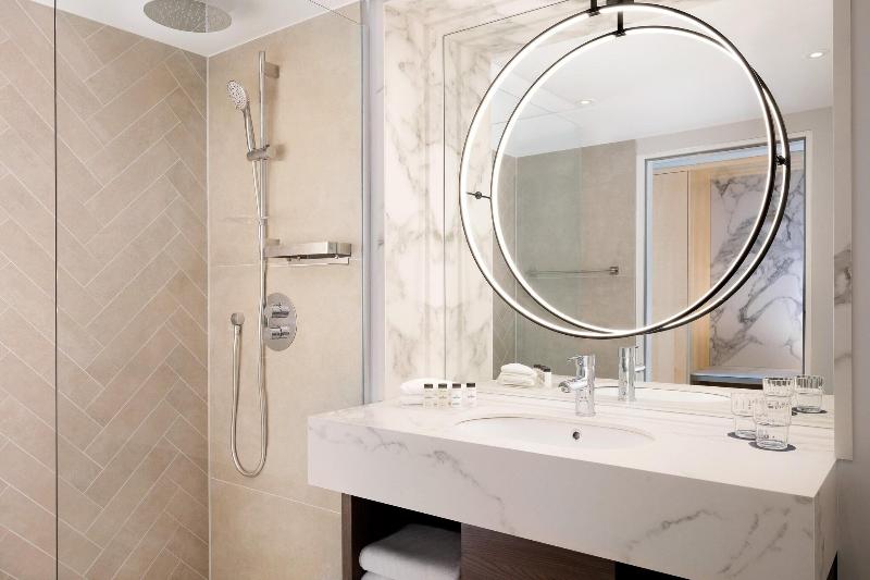 اتاق استاندارد با تخت بزرگ, Sheraton Frankfurt Airport Hotel & Conference Center